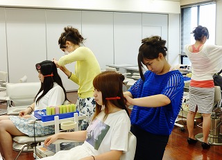 ヘア実習基礎　写真②.jpg